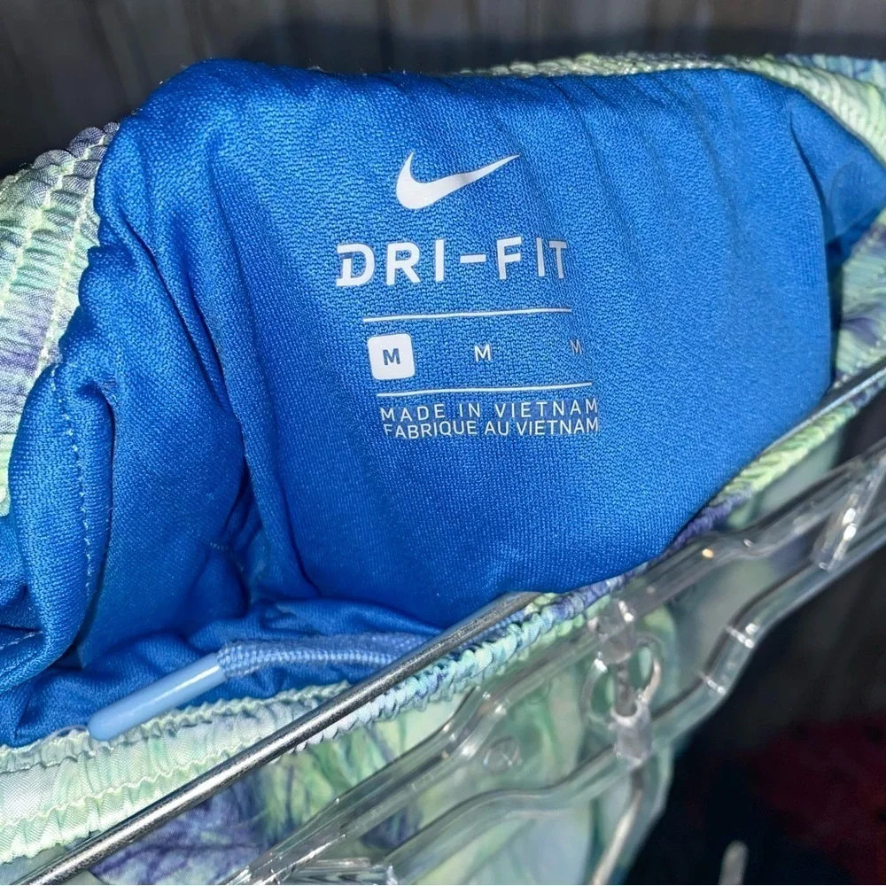 Nike Kids Green & Blue Tempo Shorts - Picture 5 of 5